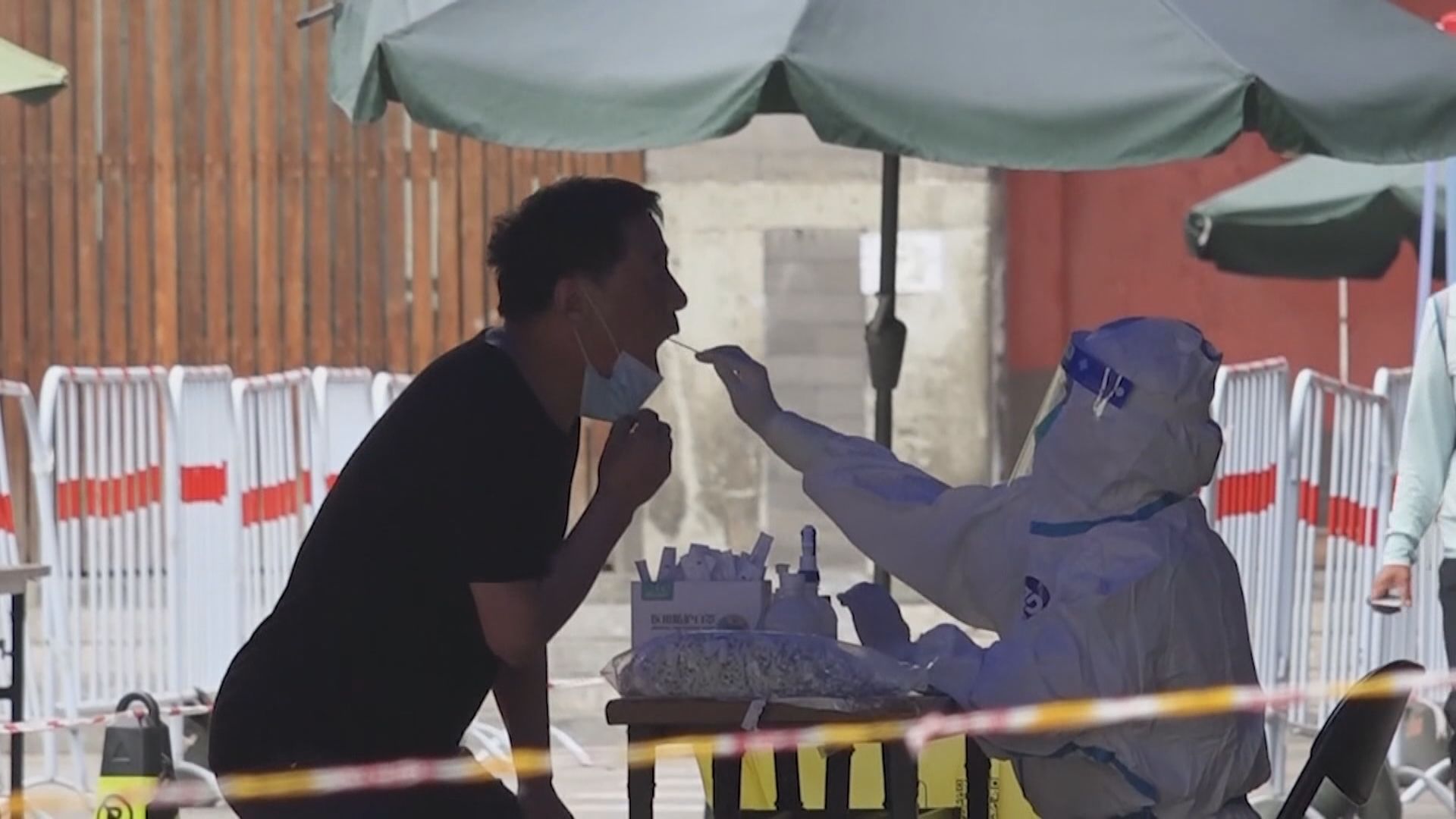 內地疫情防控形勢仍嚴峻　外防輸入壓力不斷增大