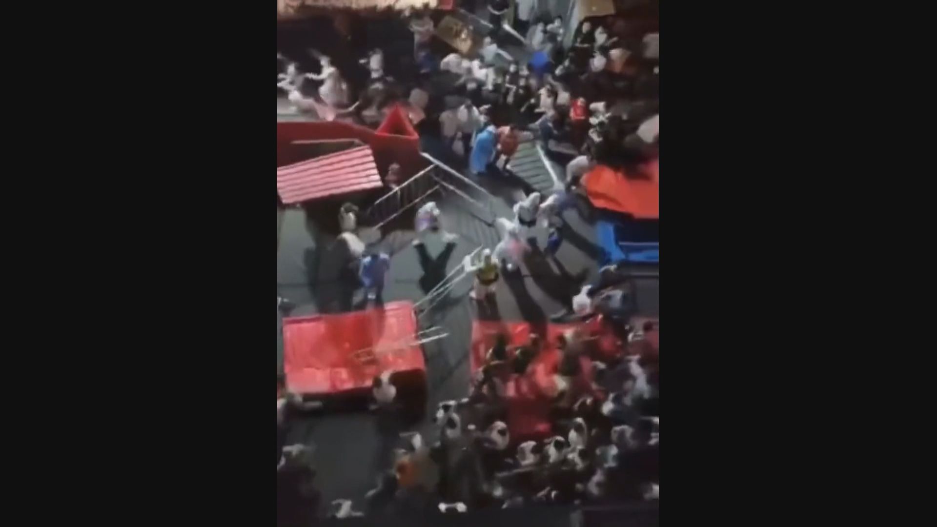 廣州海珠區日前疑有居民不滿封控上街抗議