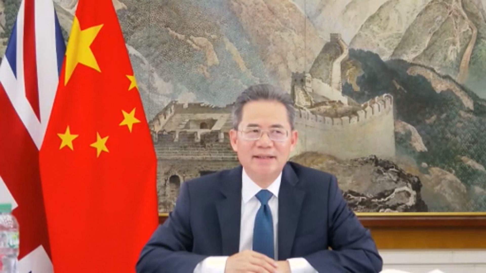 中國駐英大使就BBC記者被捕一事　敦促英方尊重事實、停止玩弄雙重標準