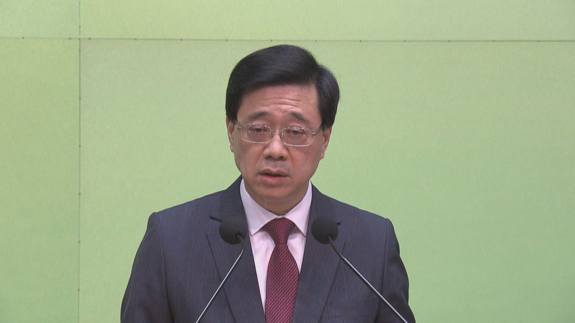 李家超率團赴深圳準備出席明日第二次對接會議