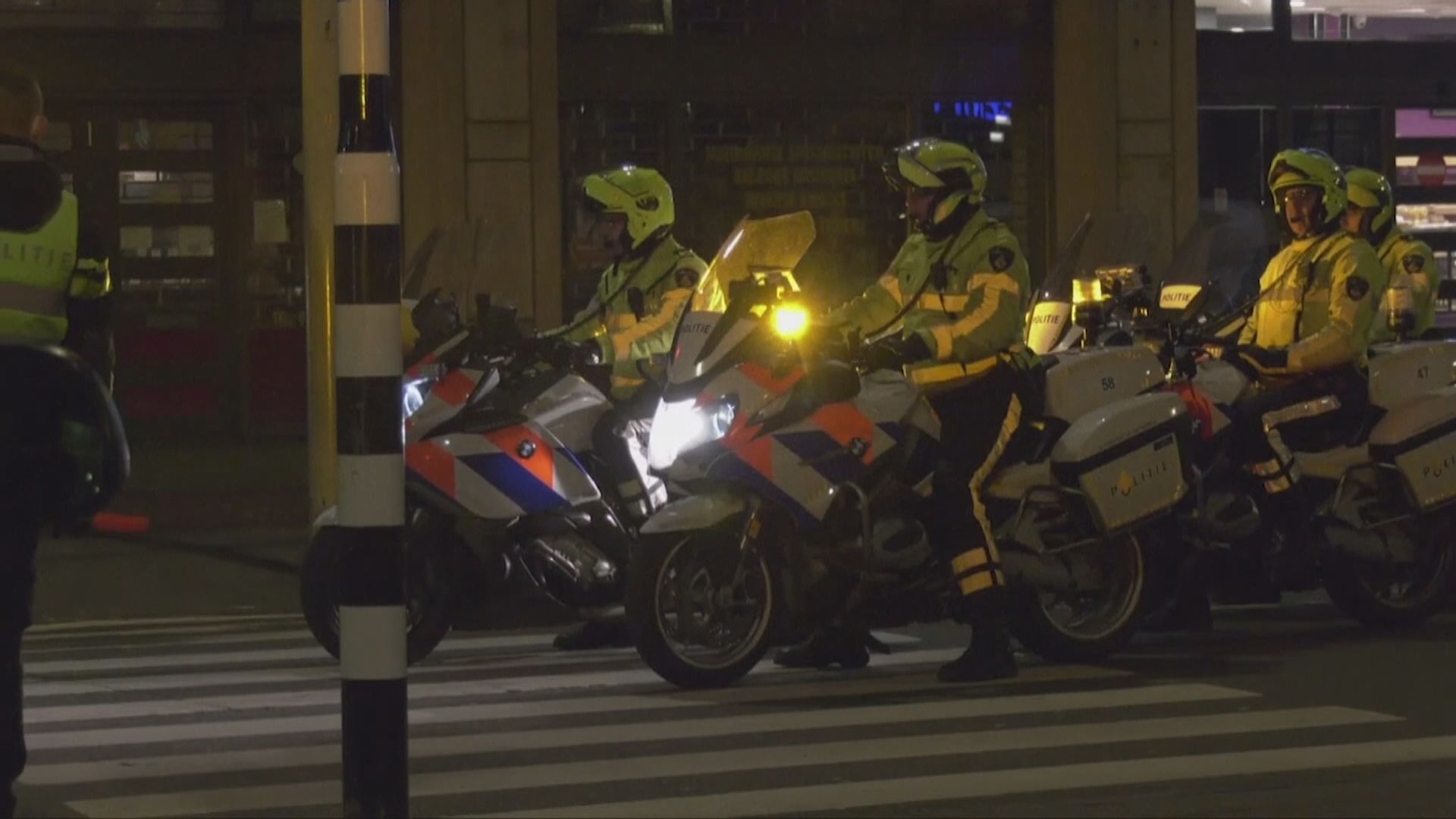 荷蘭國會通過宵禁法案協助抗疫