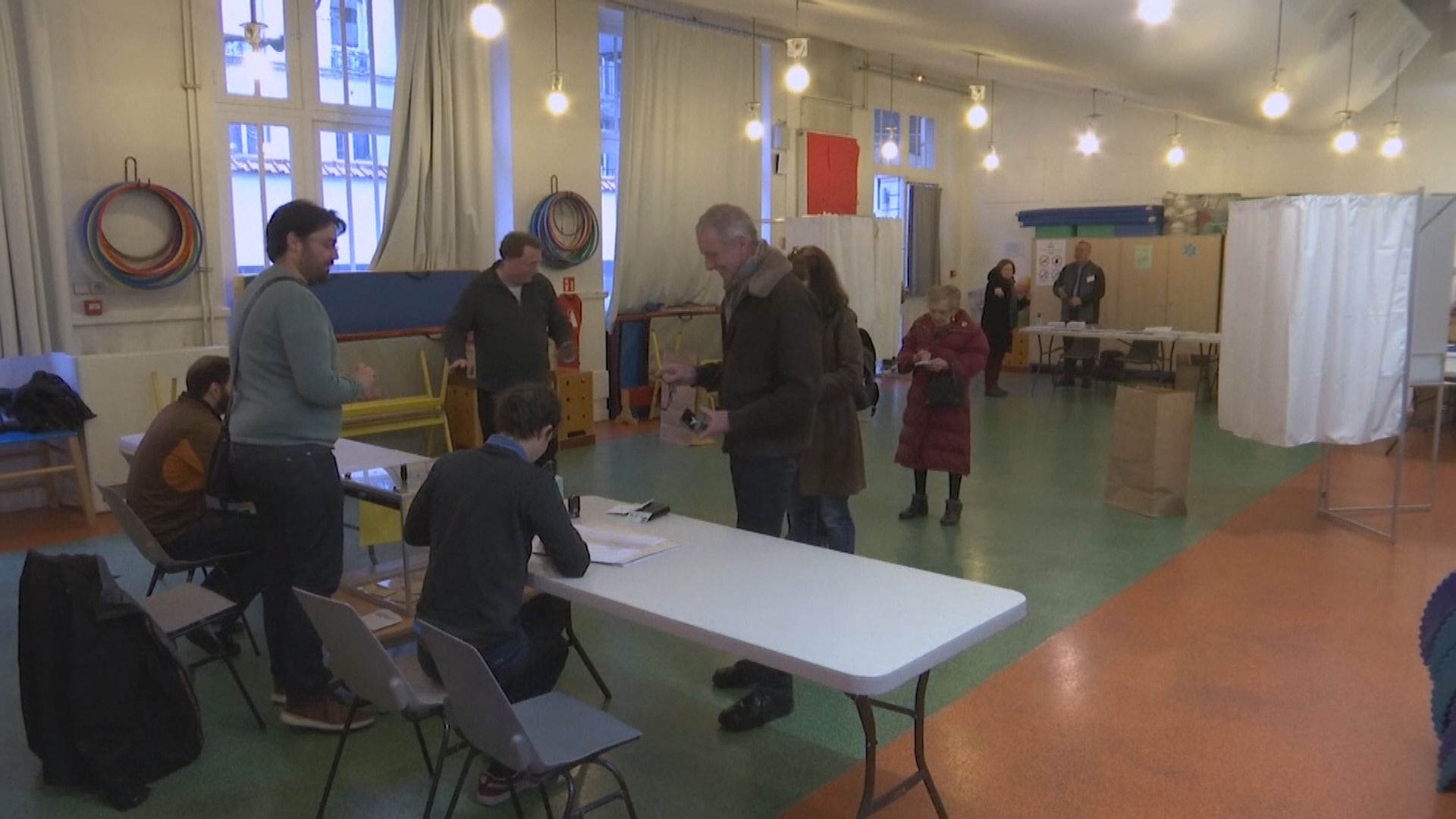 法國地方選舉如期舉行馬克龍受抨擊