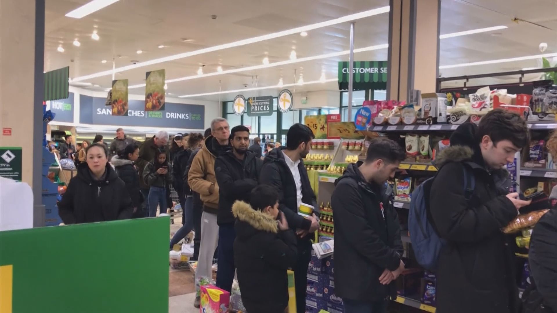 約翰遜擬推更嚴「封城」措施