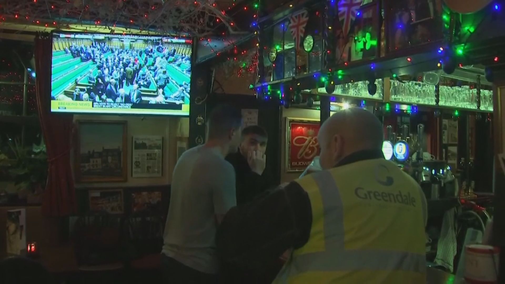 英國下令酒吧等場所周五晚起關閉