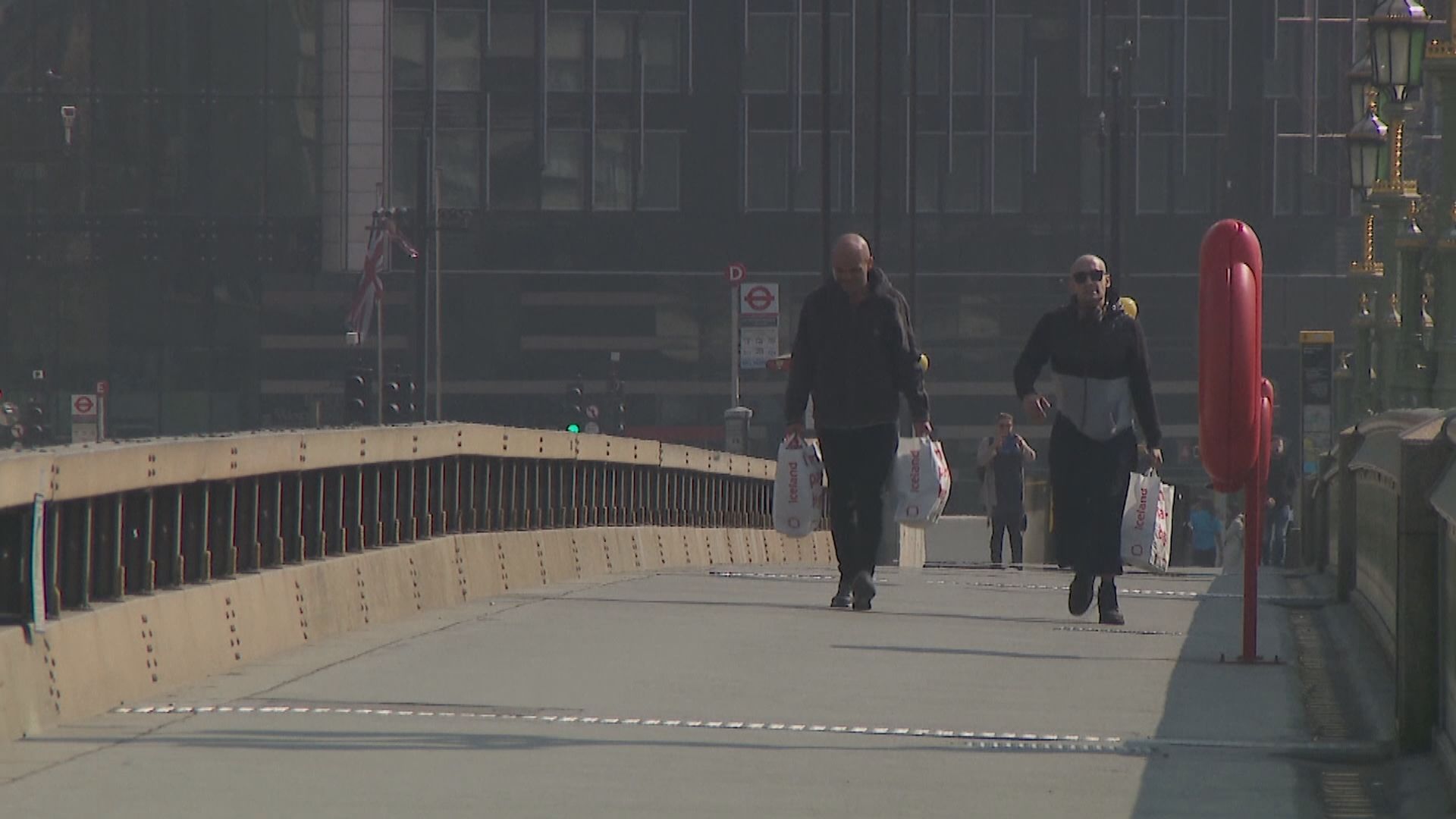 英國及法國下周放寬部分防疫措施