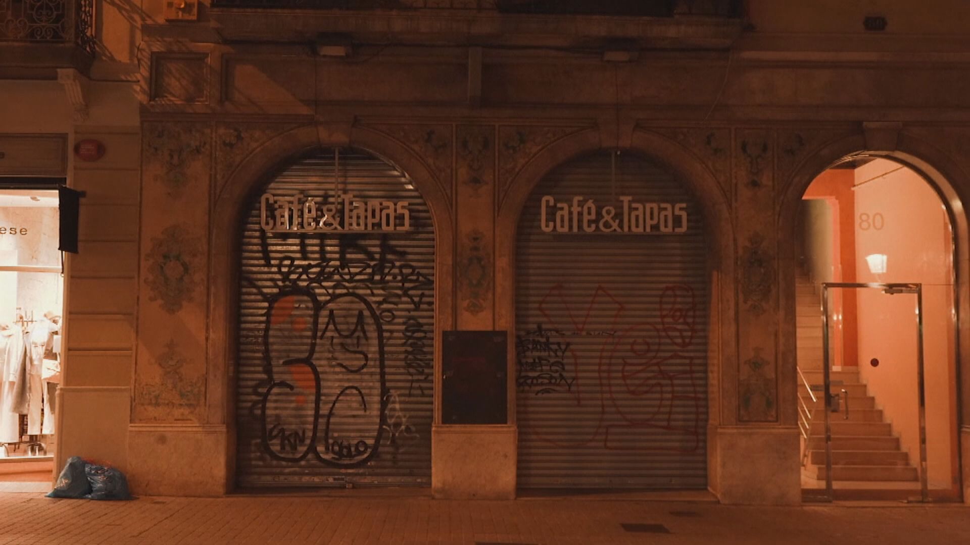 西班牙進入全國緊急狀態；意大利收緊防疫措施至下月24日