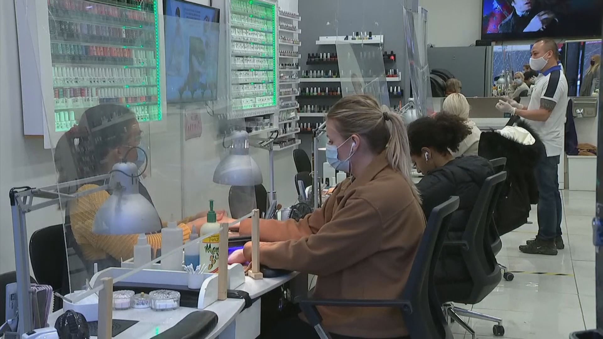 路透社統計歐洲過去五周新增感染人數急增一倍　累計確診破千萬