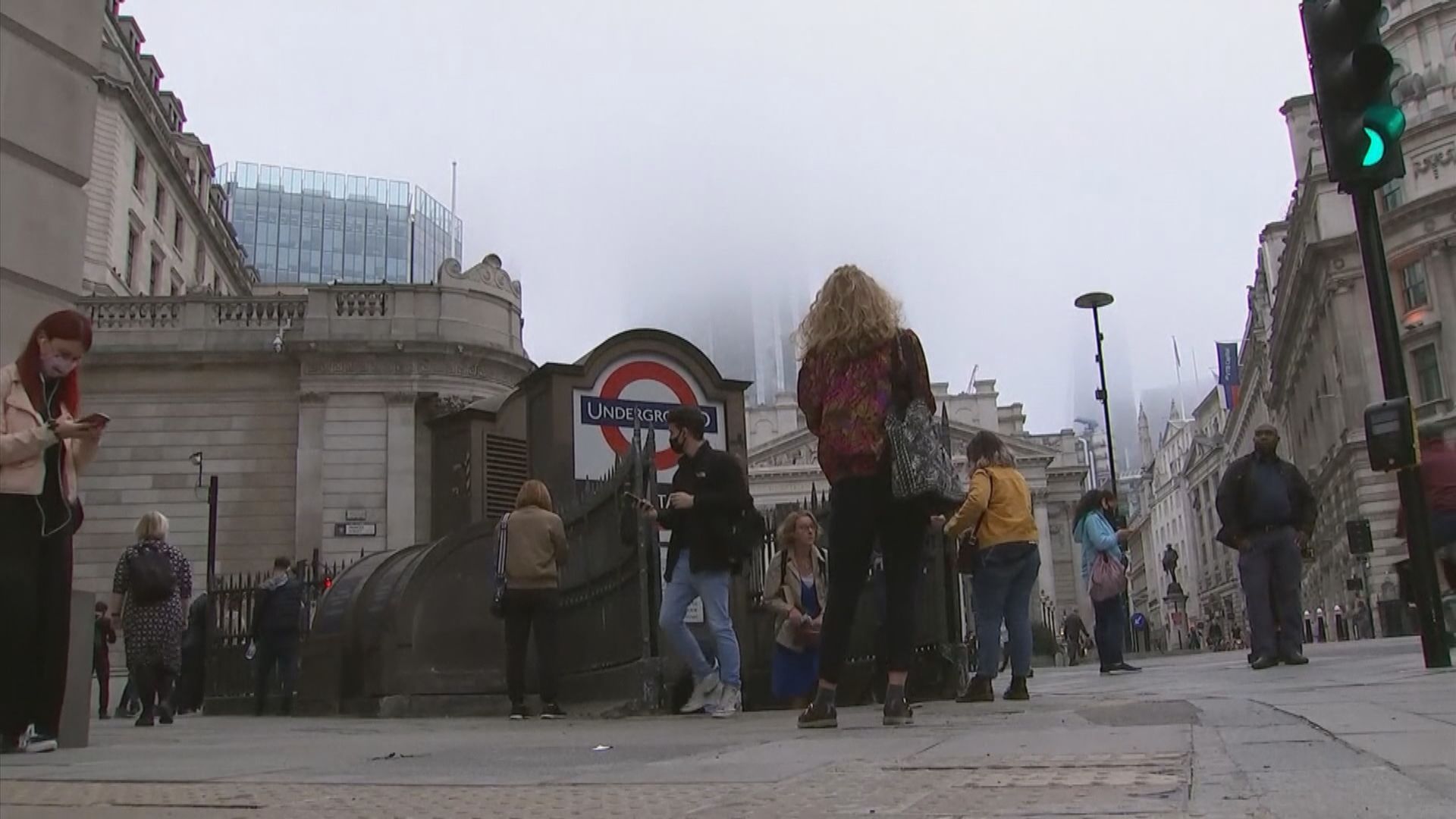 英政府計劃結束英格蘭封城後　推三級制抗疫措施