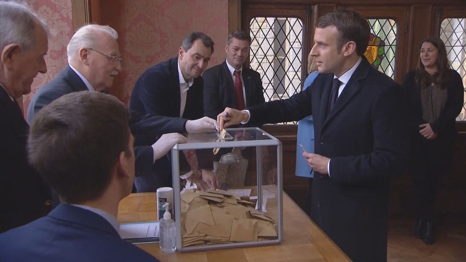 疫情下法國照常舉行地方選舉