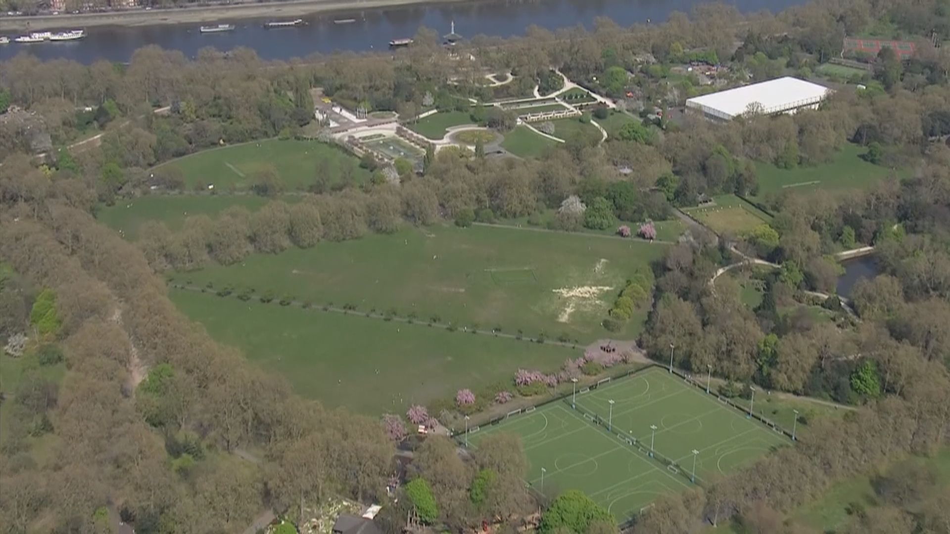 西班牙新增死亡人數再次回升　英國確診人數逼近八萬