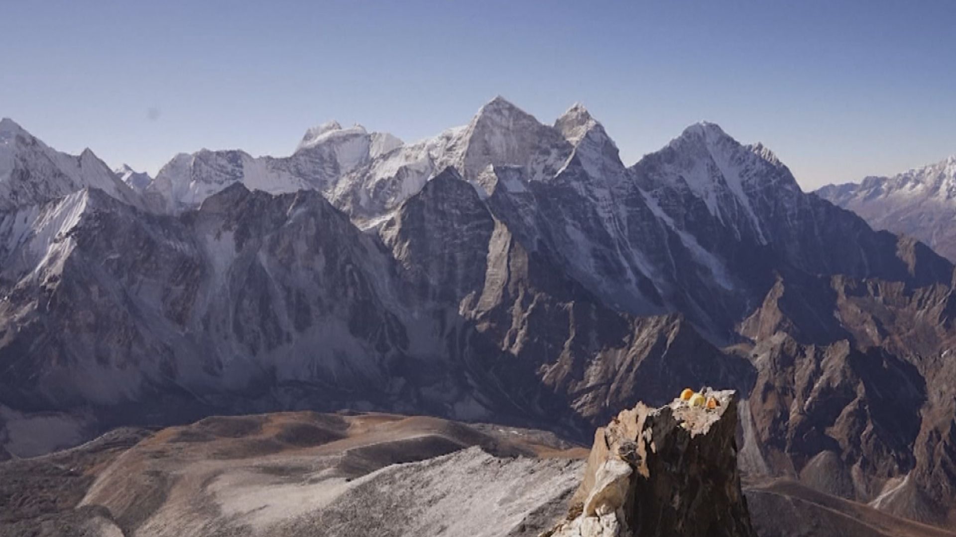 尼泊爾新冠疫情稍為緩和　下月開放外國人登珠峰