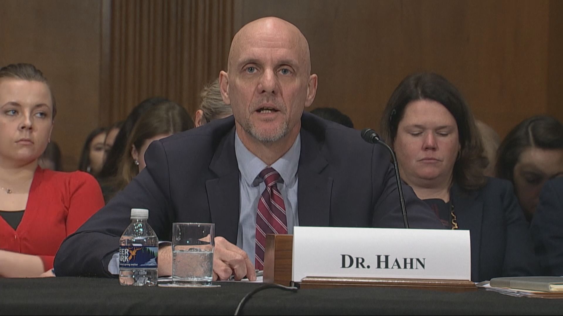 哈恩拒評論特朗普稱99%病例無害說法