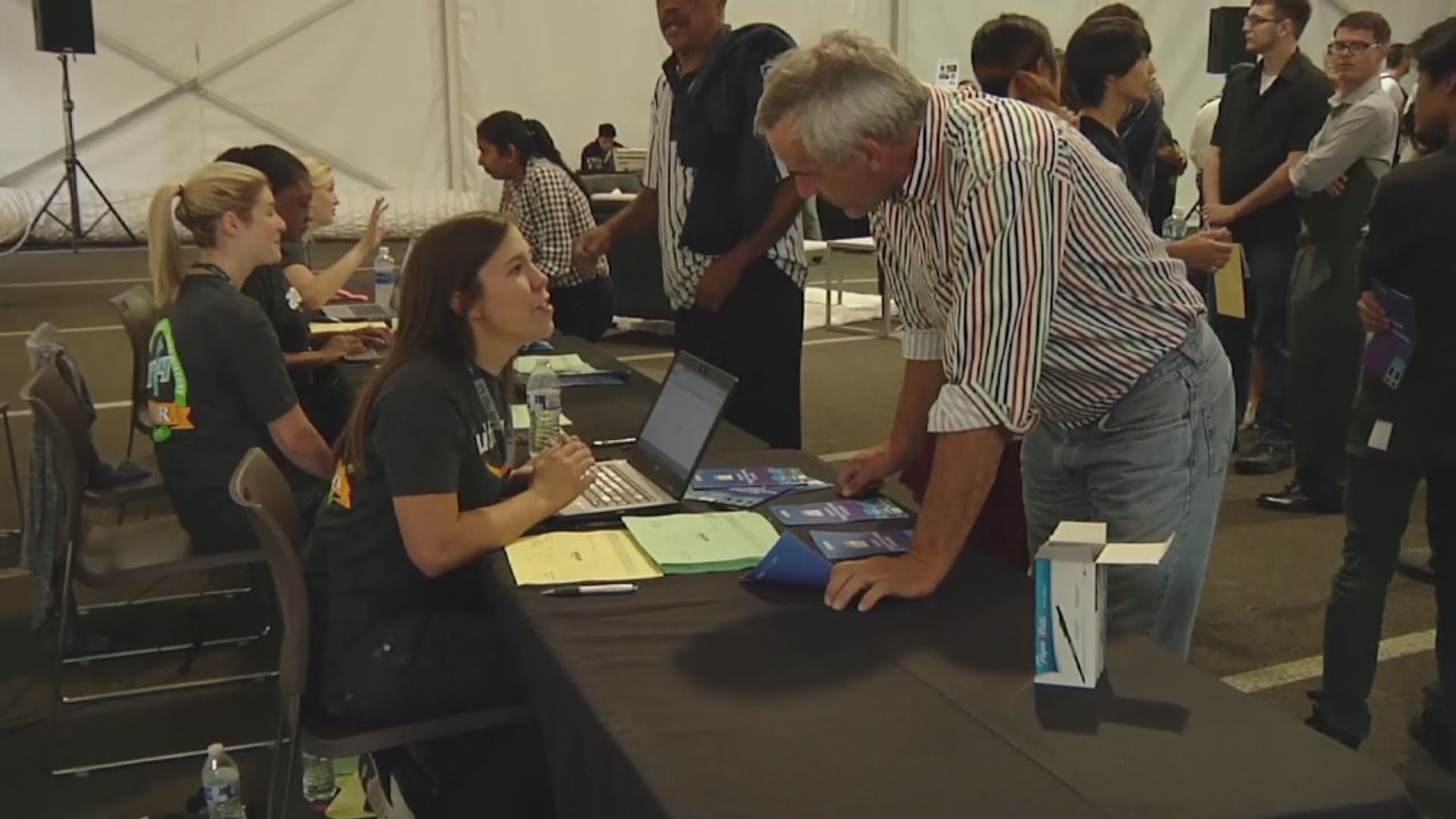 鮑威爾料美次季經濟非常疲弱　下半年或強勁反彈