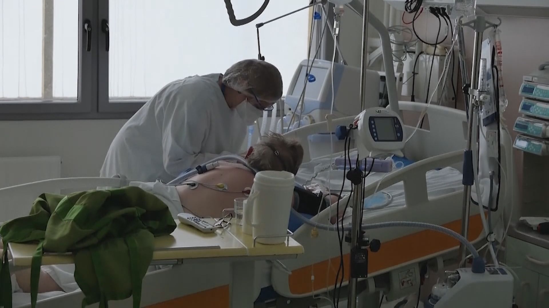 法國新冠患者死亡人數突破十萬