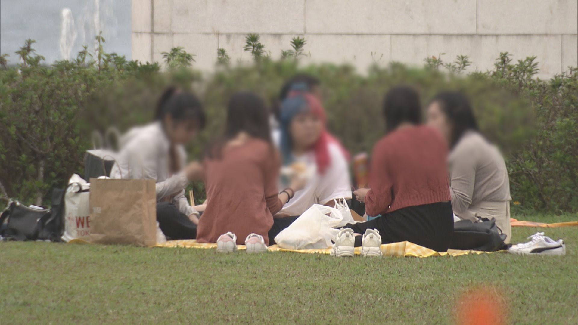 第四波疫情爆發　周末公園部分人違反限聚令