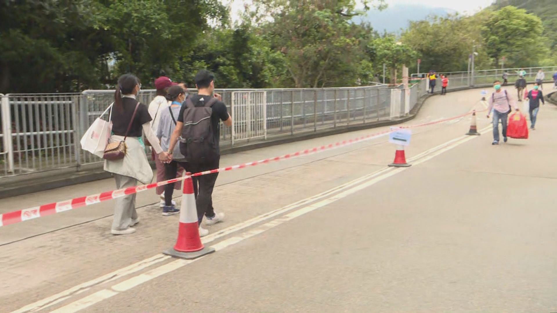 清明節市民往掃墓　墳場廣播提醒限制人群聚集