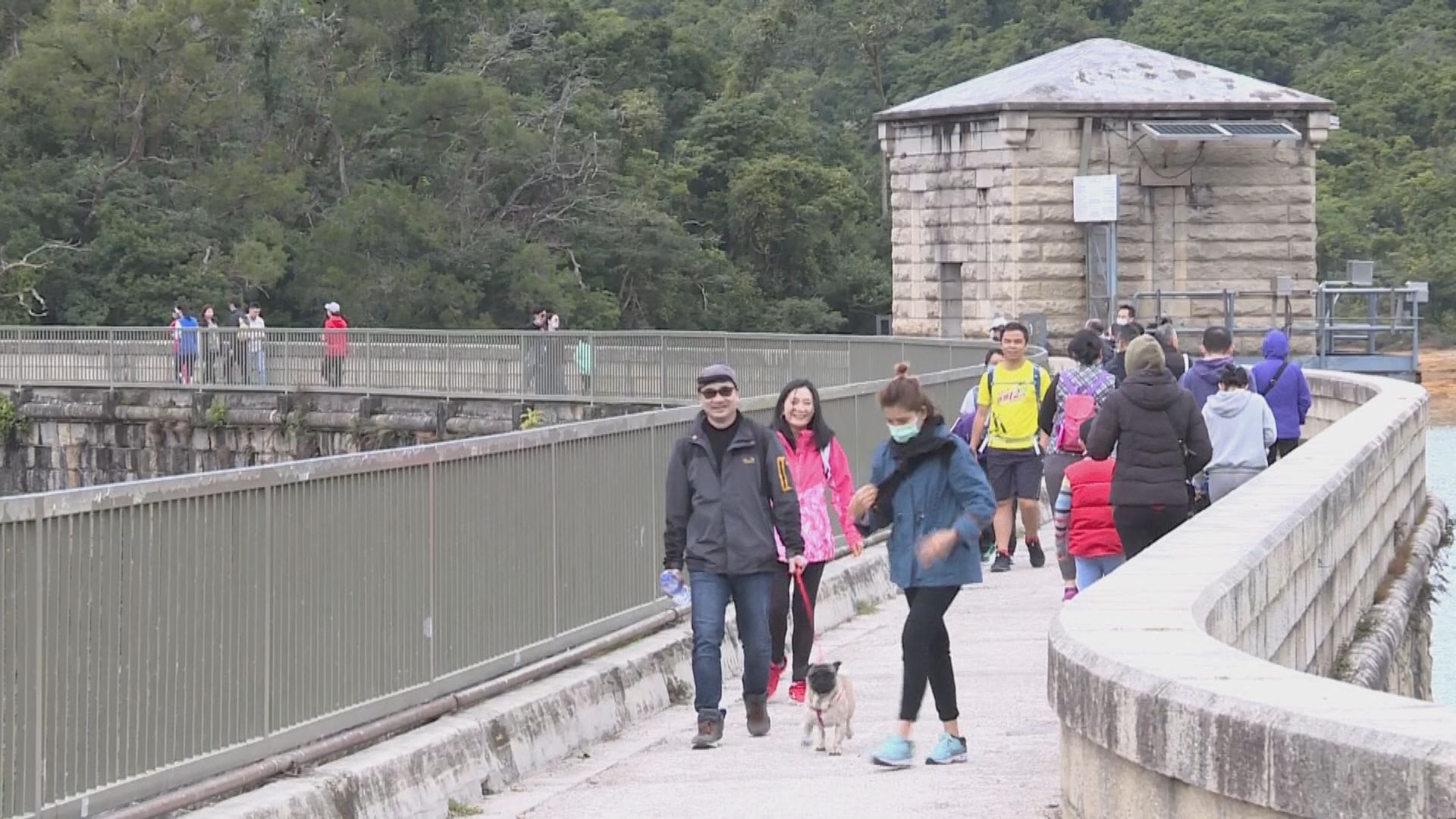 熱門行山路線人多　醫生提醒保持防疫意識