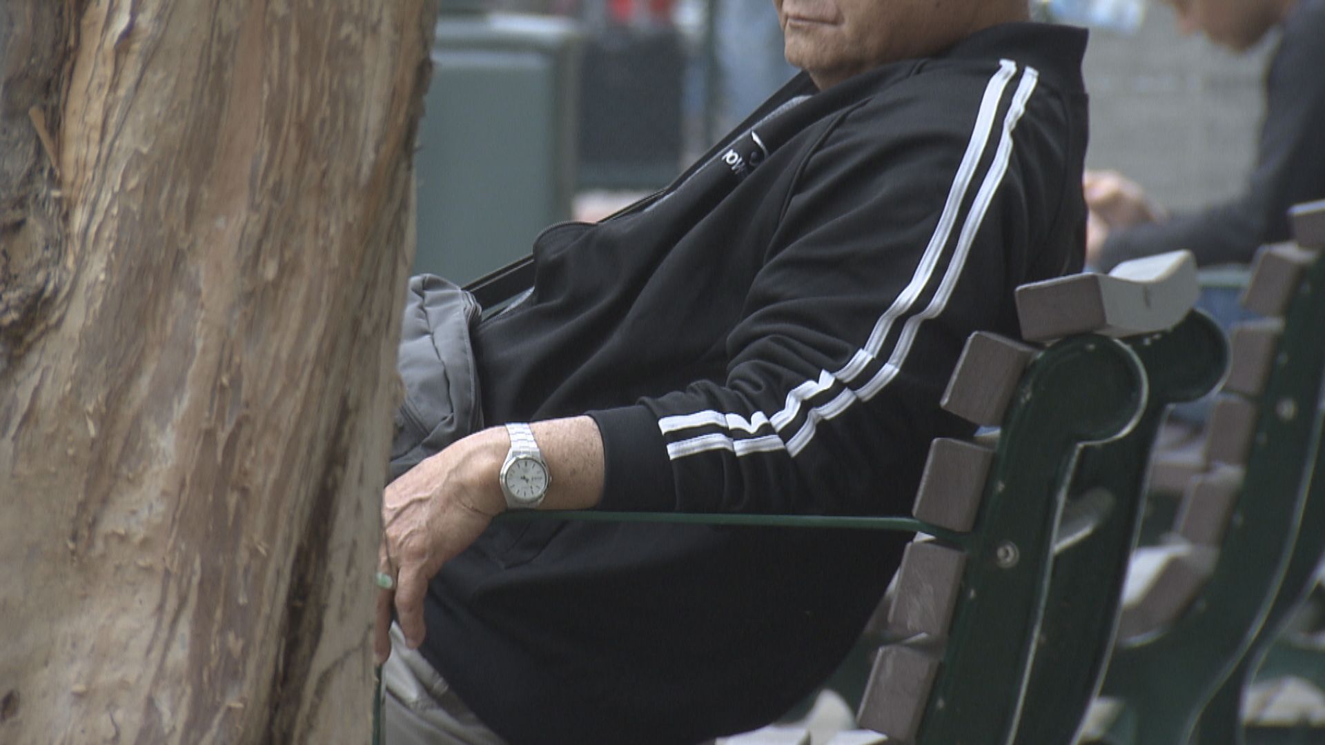 港大：長者死亡風險較年輕人高三倍　須防院舍爆發