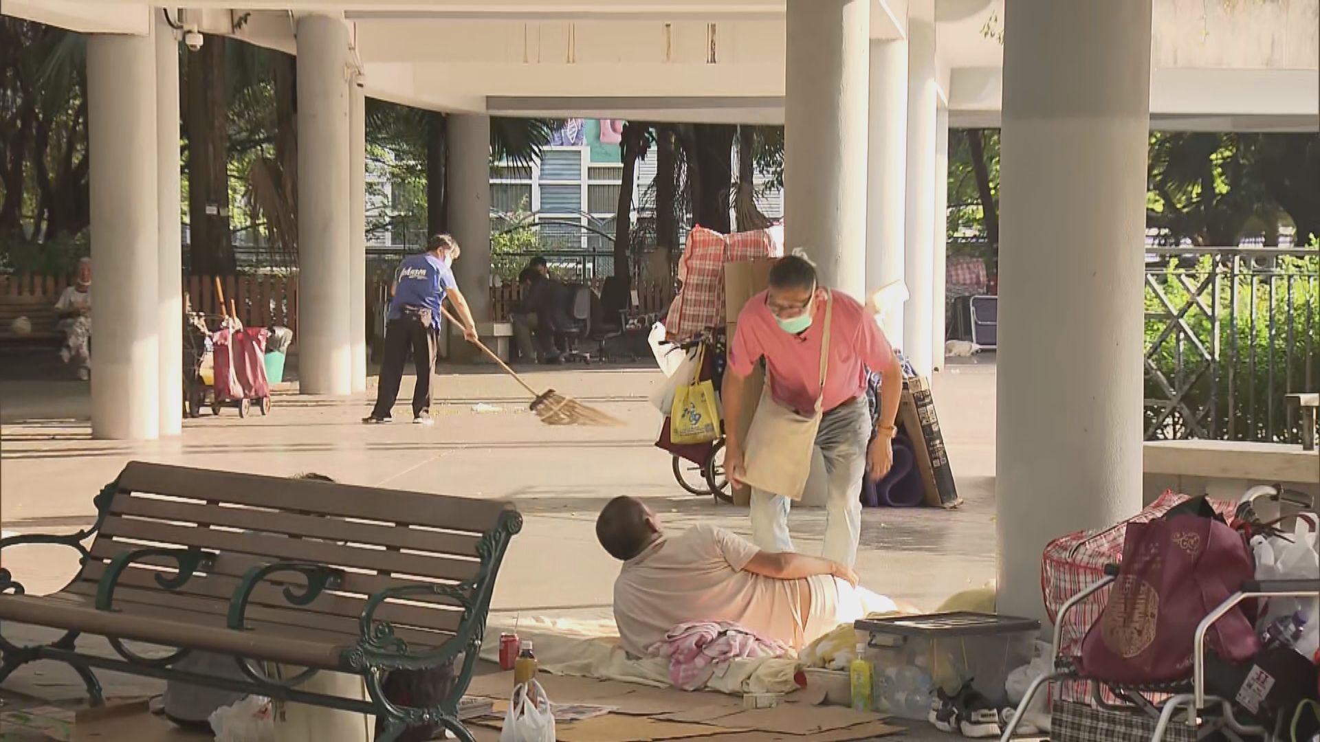 無家者缺手機下載「安心出行」　出入政府設施費時解釋