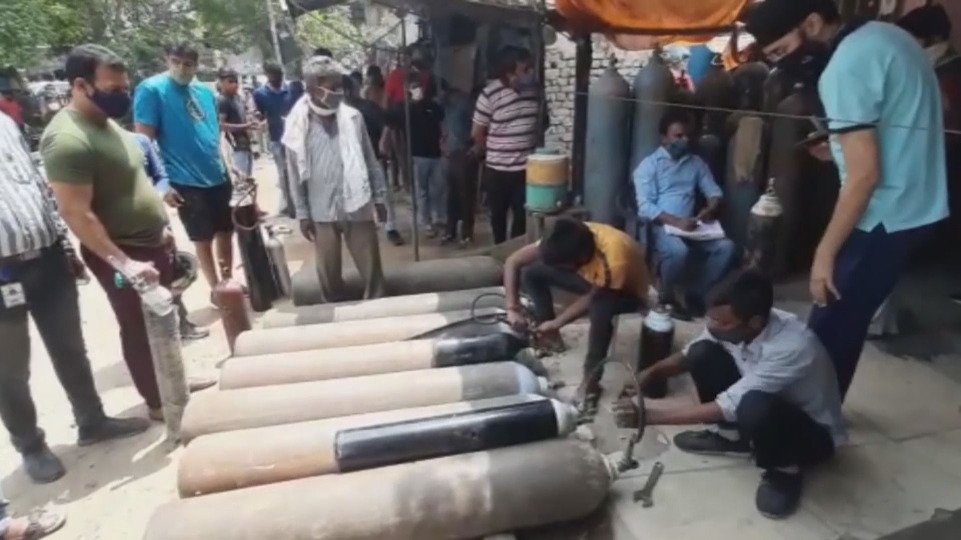 印度疫情持續嚴峻　逾廿名新冠患者因氧氣供應不足死亡