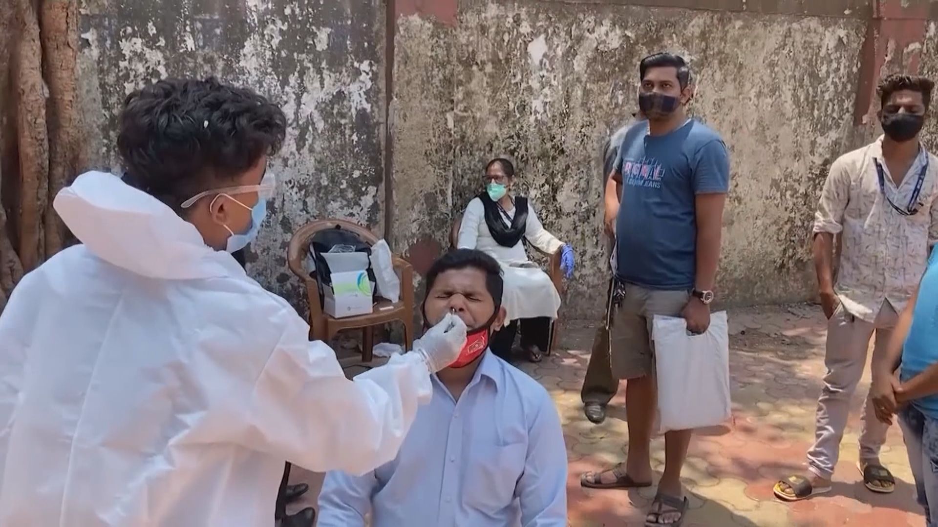 印度新冠疫情嚴峻　政府顧問料疫情五月中達到高峰