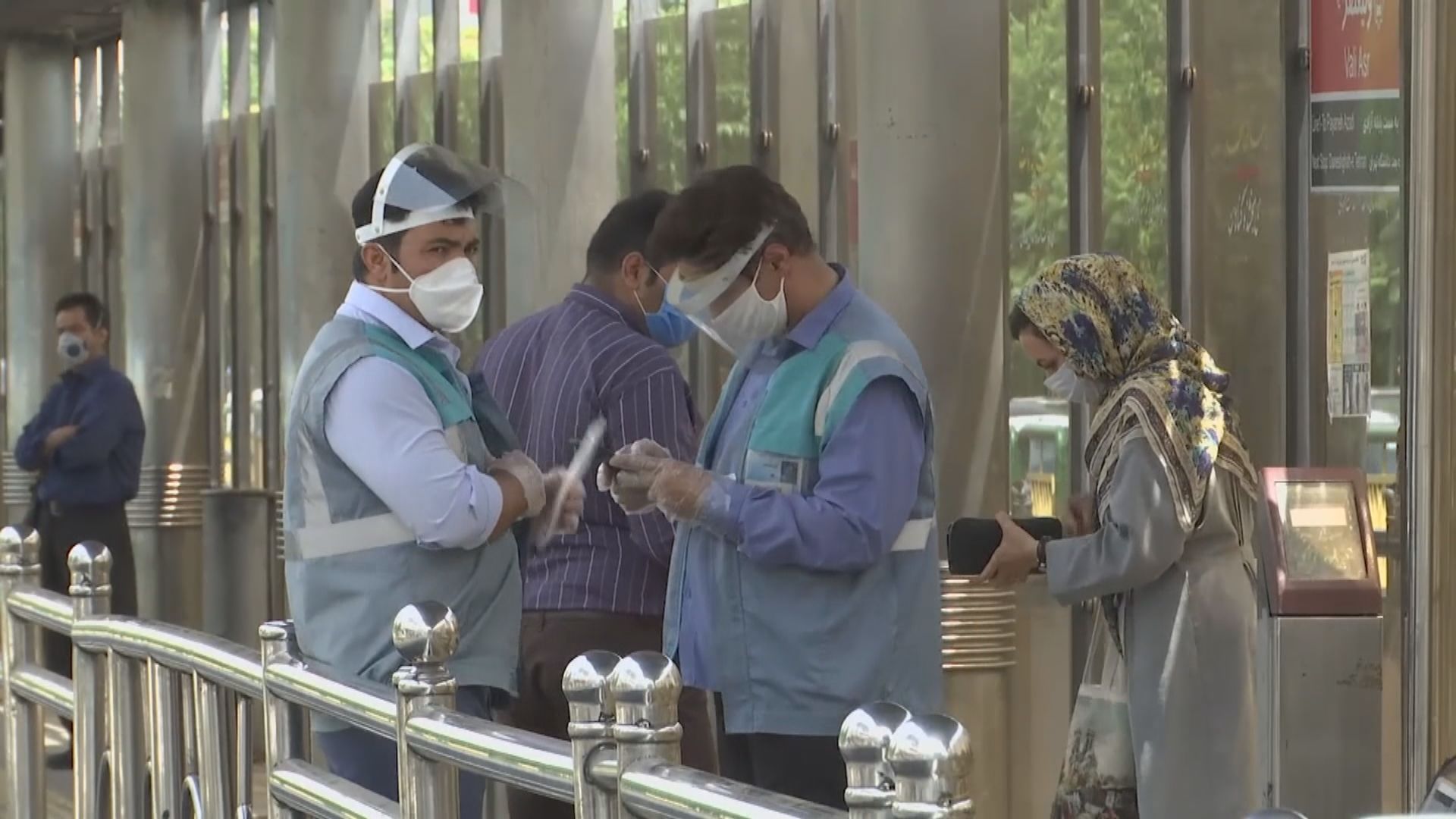 伊朗強制民眾戴口罩
