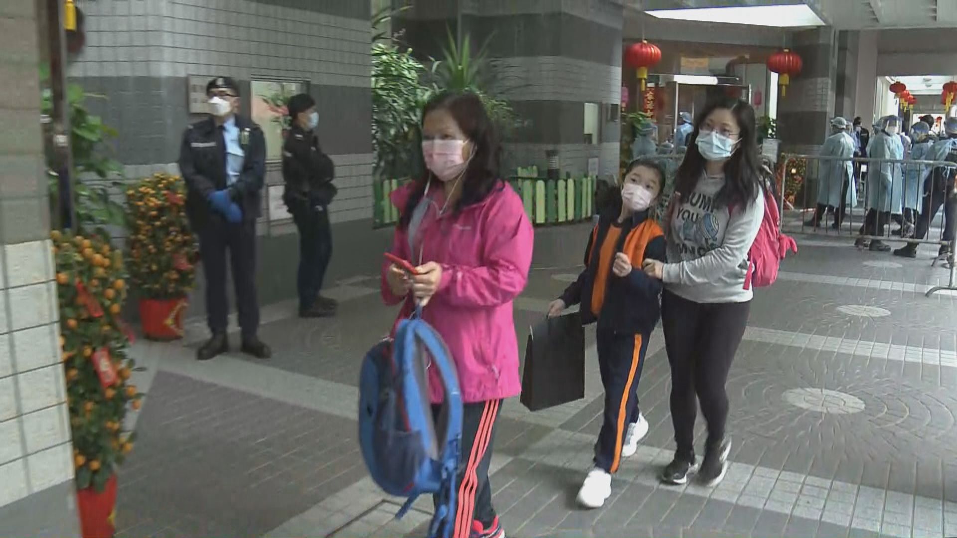 麗港城執法行動十一時半正式完結　五、七座解封