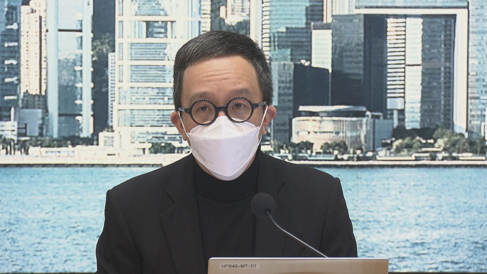 梁卓偉：變種新冠病毒株傳播力達七成半　若傳入本港疫情會不受控