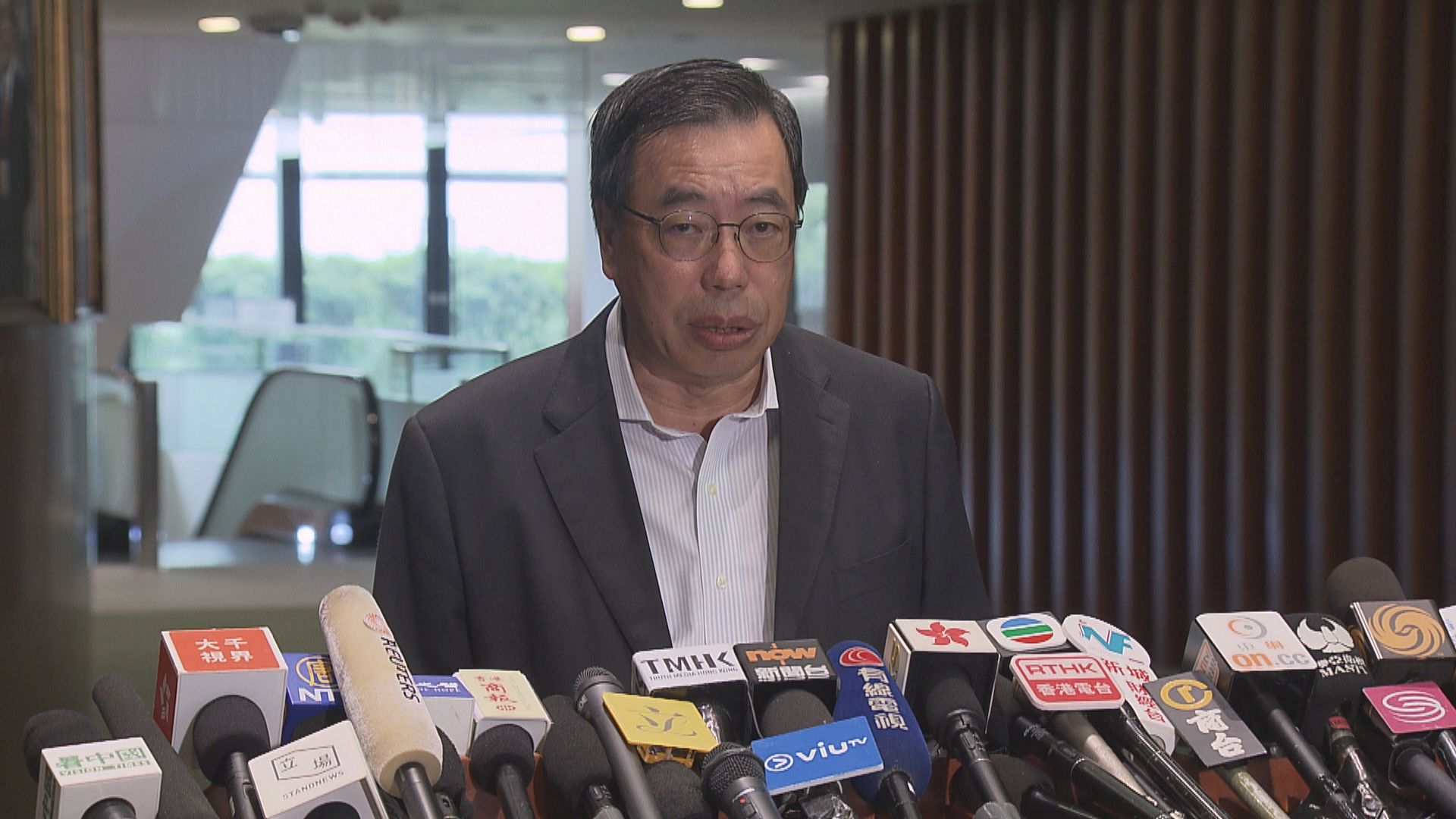 梁君彥因家人確診新冠病毒　今日不主持立法會大會