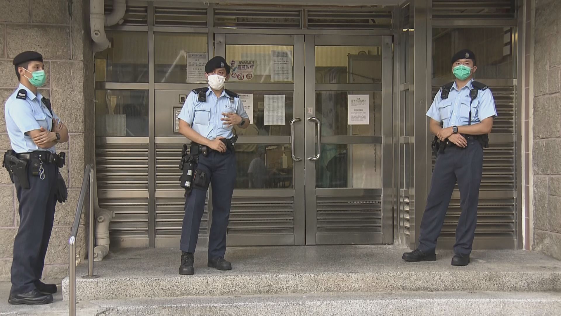 祿泉樓部份住戶撤離　大批警員戒備