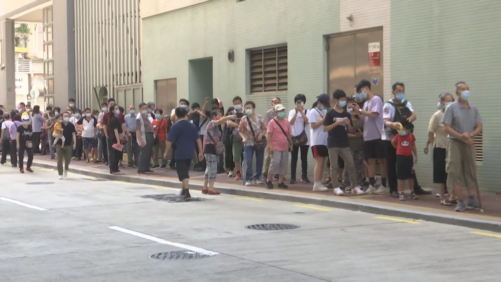 澳門啟動全民核酸檢測　多個檢測站大排長龍