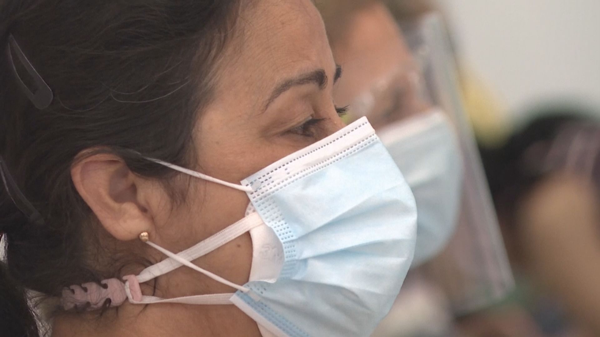 美國疾控中心修訂指引　指佩戴兩個口罩有助阻止新冠病毒傳播