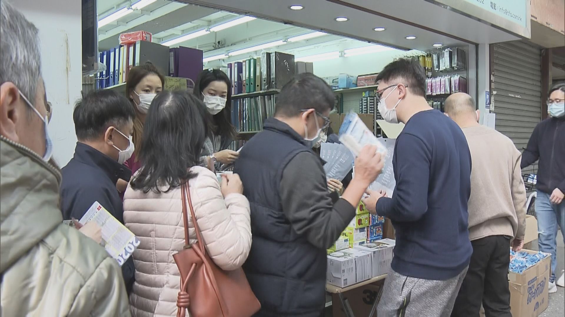 市民繼續搶購口罩