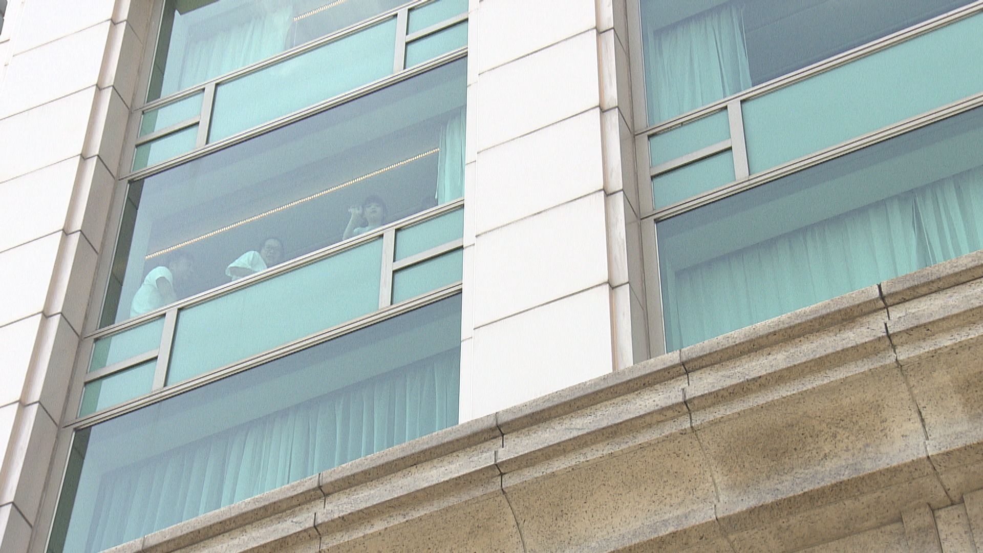 政府研規管酒店限每房最多四人須登記個人資料