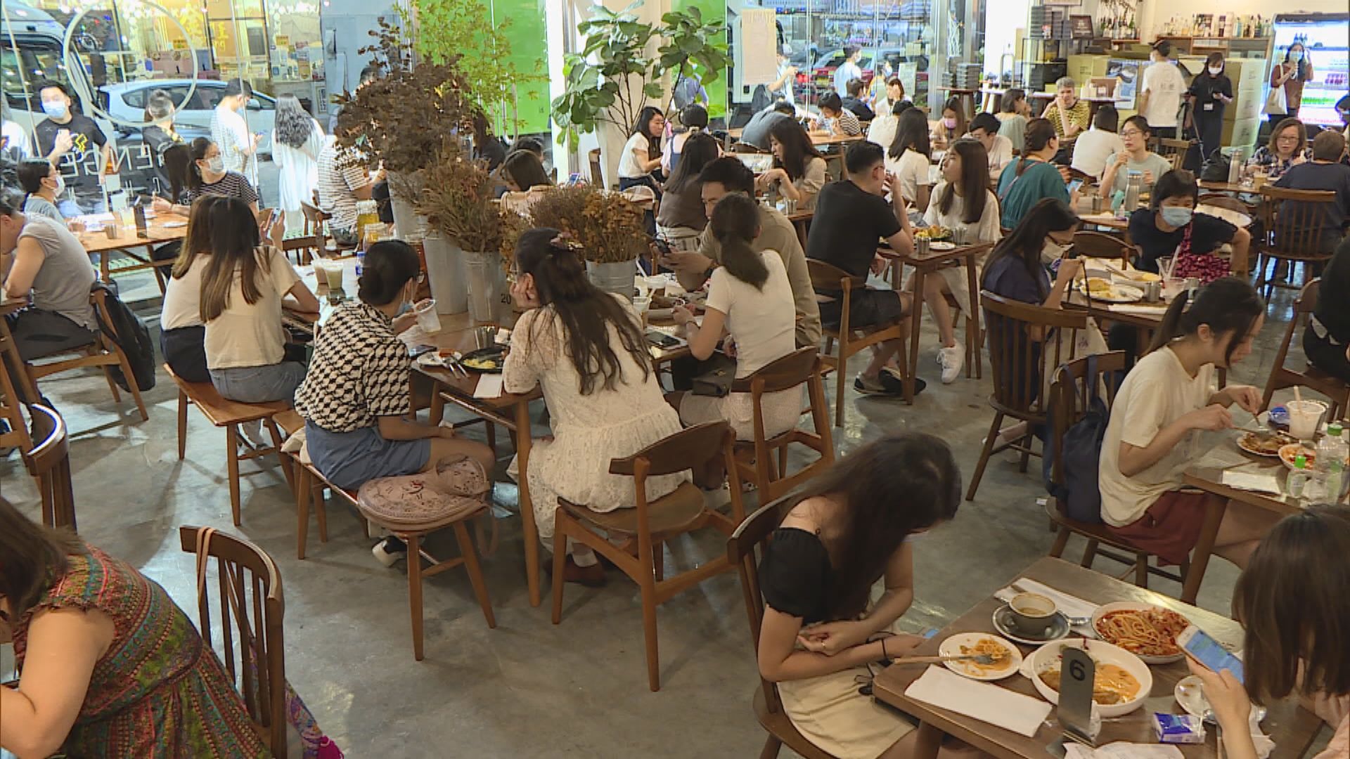 政府研究餐飲及合適表列處所嚴格用安心出行