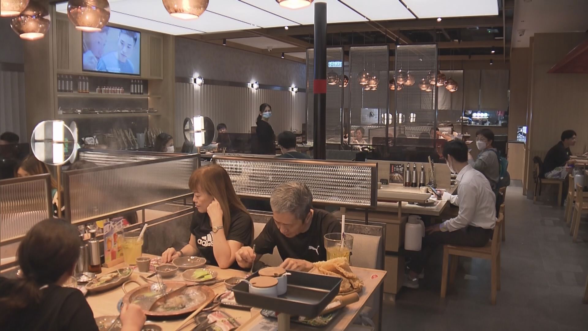 即日起食肆酒吧解除營業時間限制　政府燒烤場重開