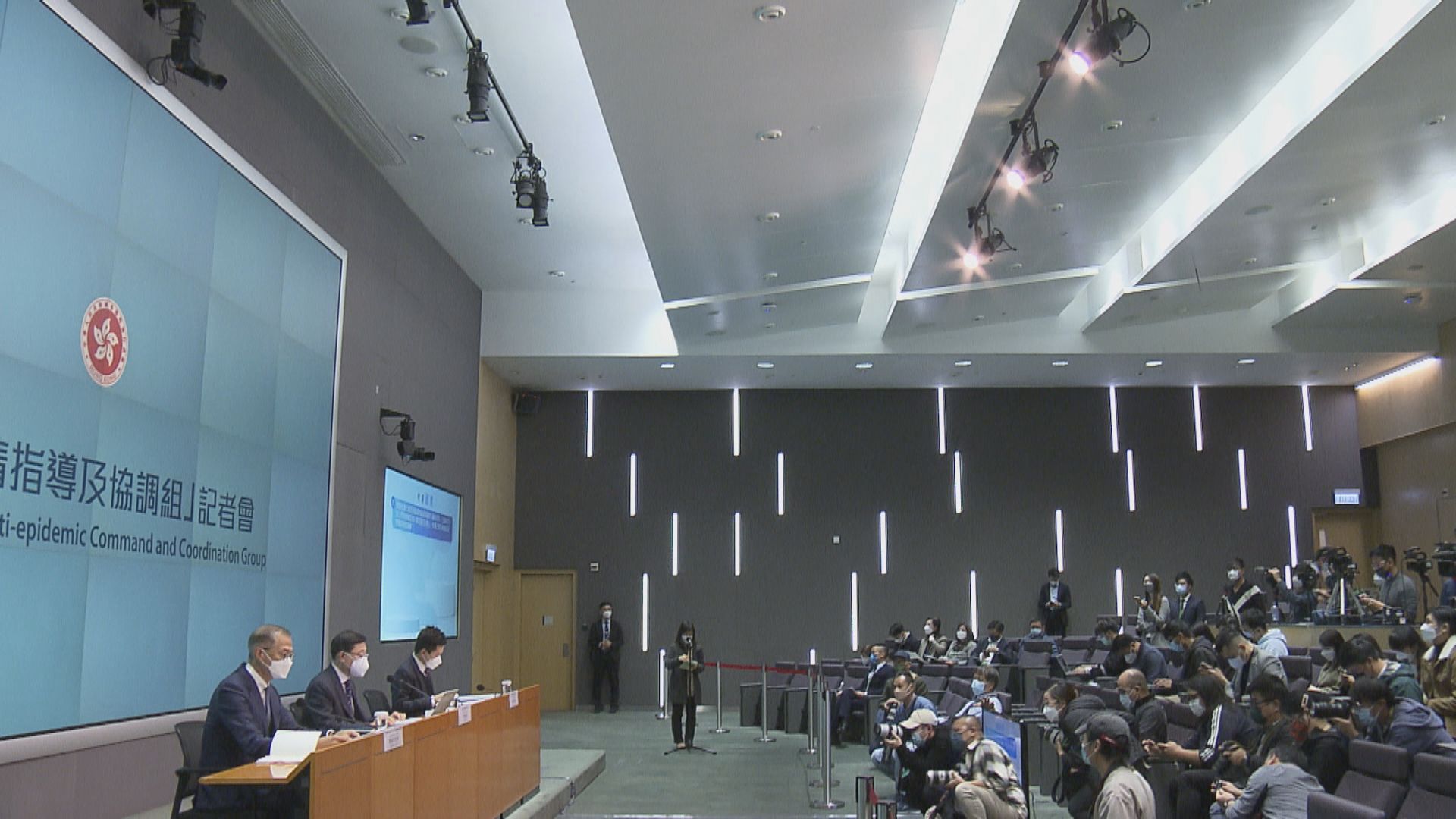 政府宣布周四起取消疫苗通行證、限聚令等多項措施