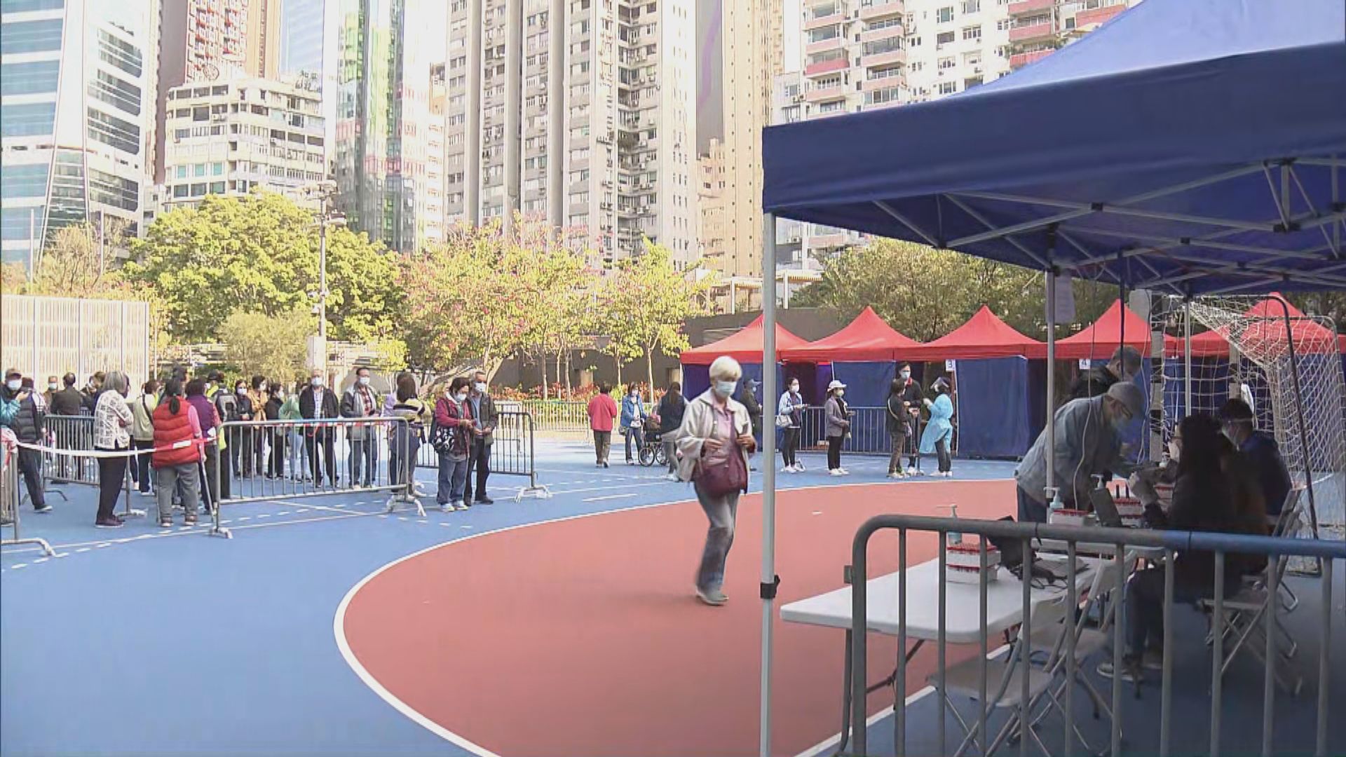 政府在維園增設兩個流動採樣站