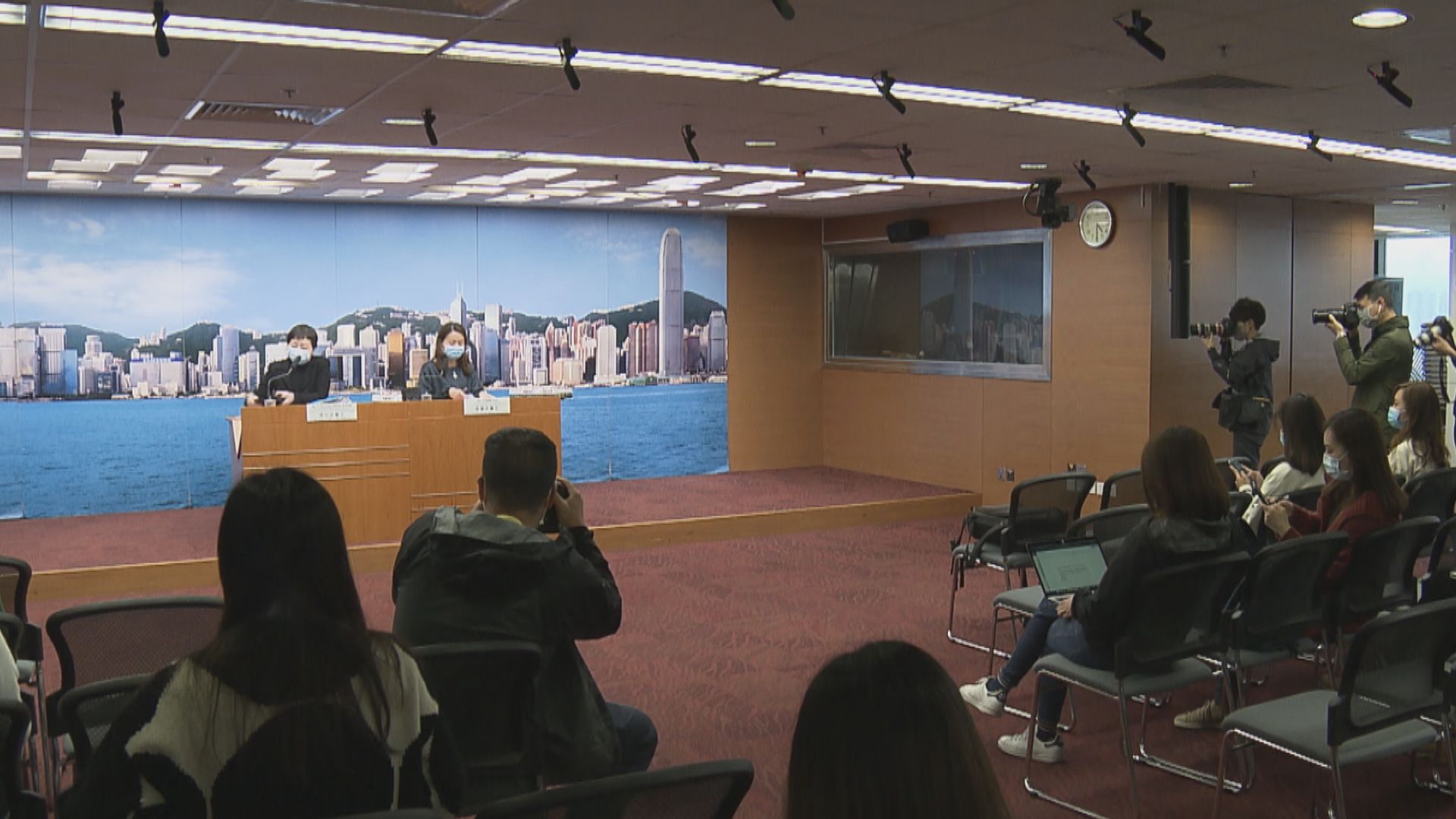 防護中心：疫情會持續一段時間