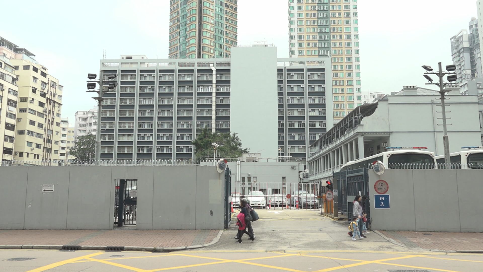 感染源頭不明待遣返內地女子　曾與23名警員接觸