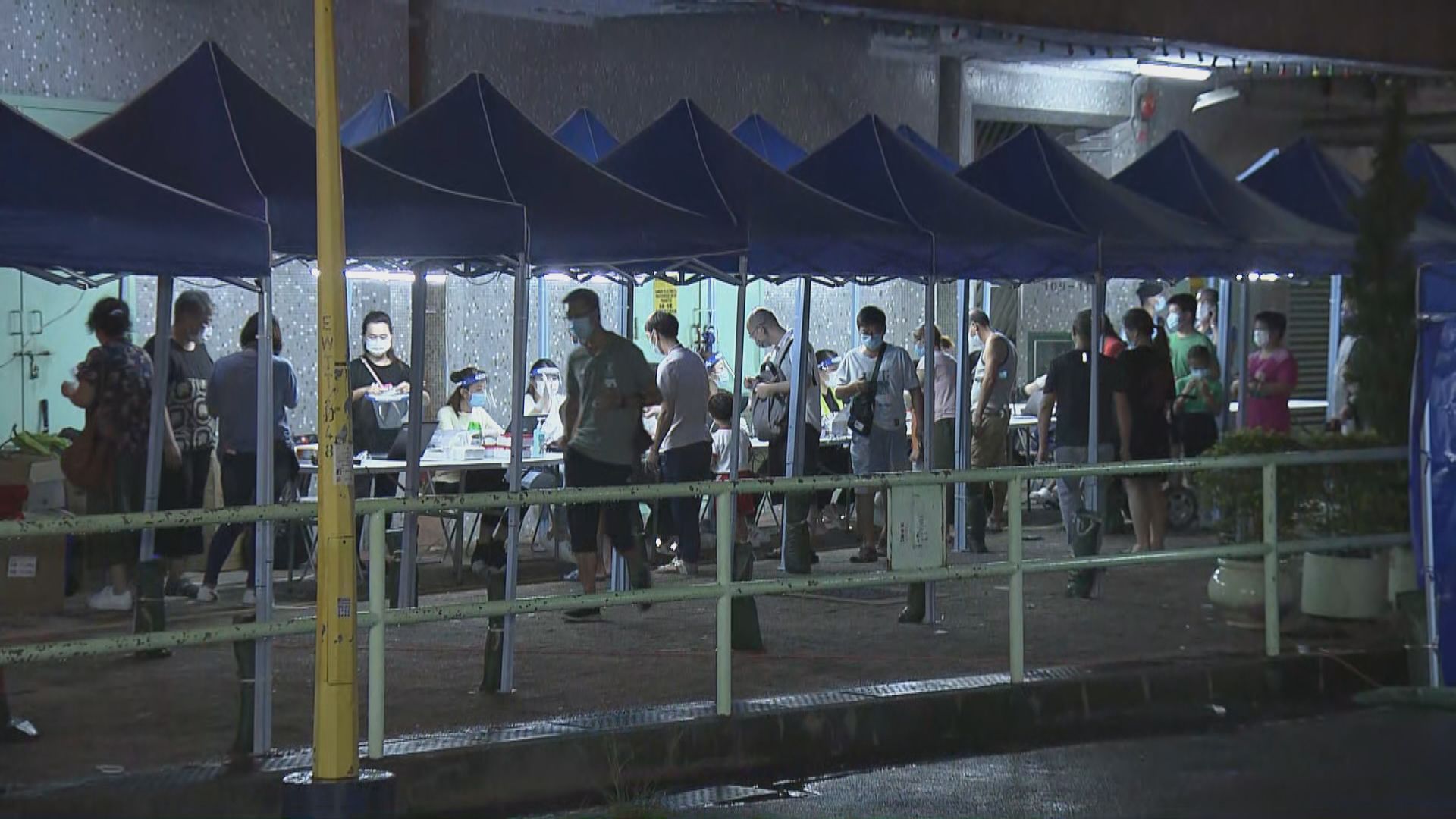 政府圍封運頭塘邨運亨樓　有居民擔心病毒經渠管傳播