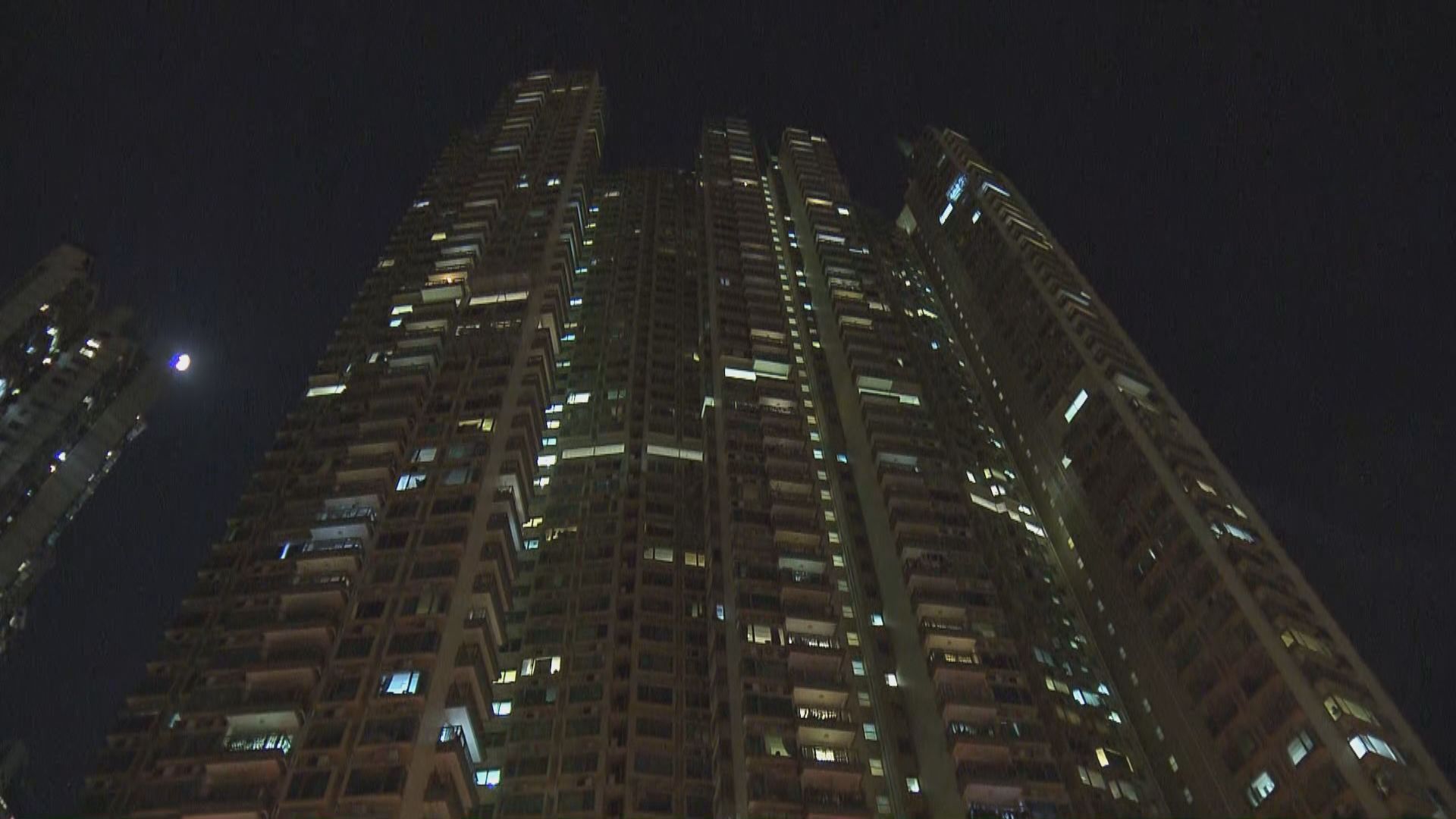 53歲貨機機組人員初確帶變異病毒株　凱帆軒圍封強檢