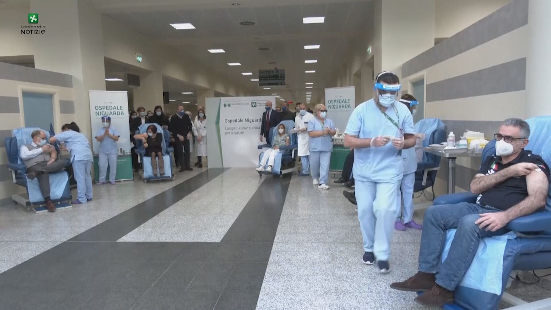 美國西班牙有護士接種疫苗後確診