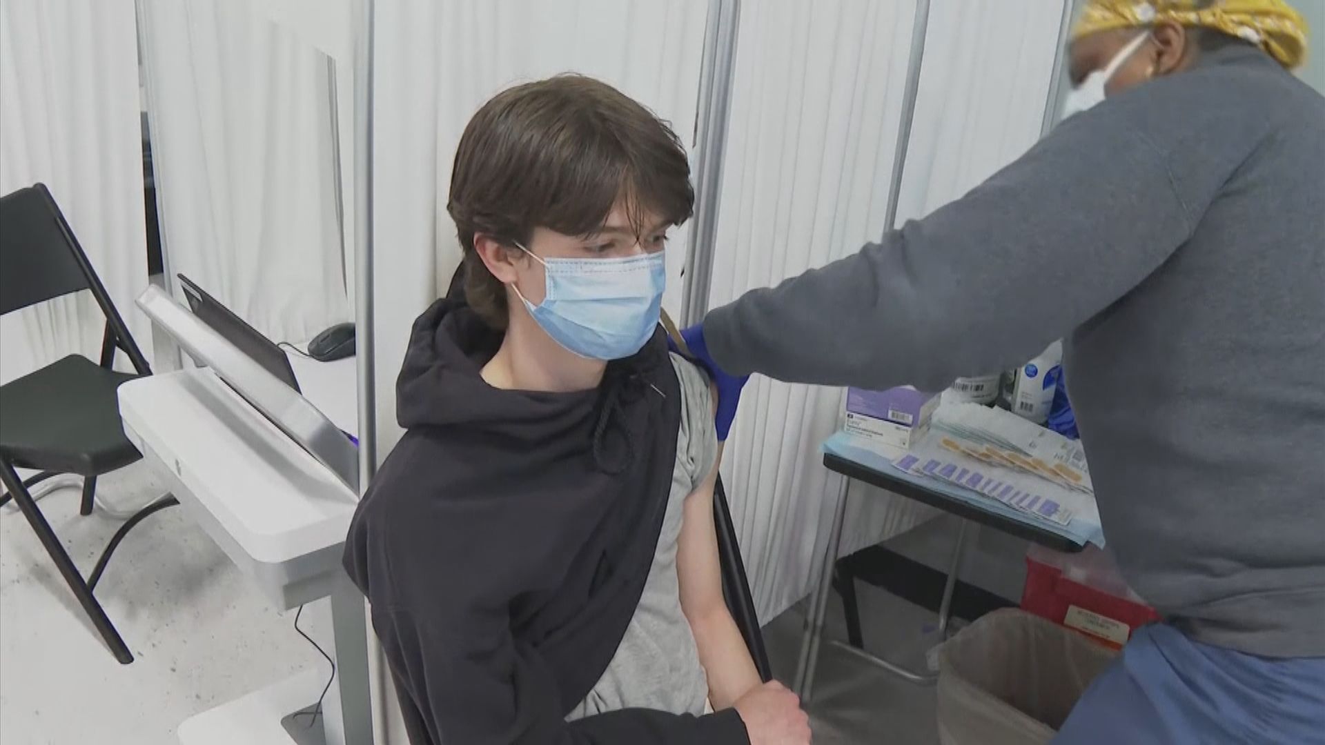 美國批准16及17歲青少年接種加強劑