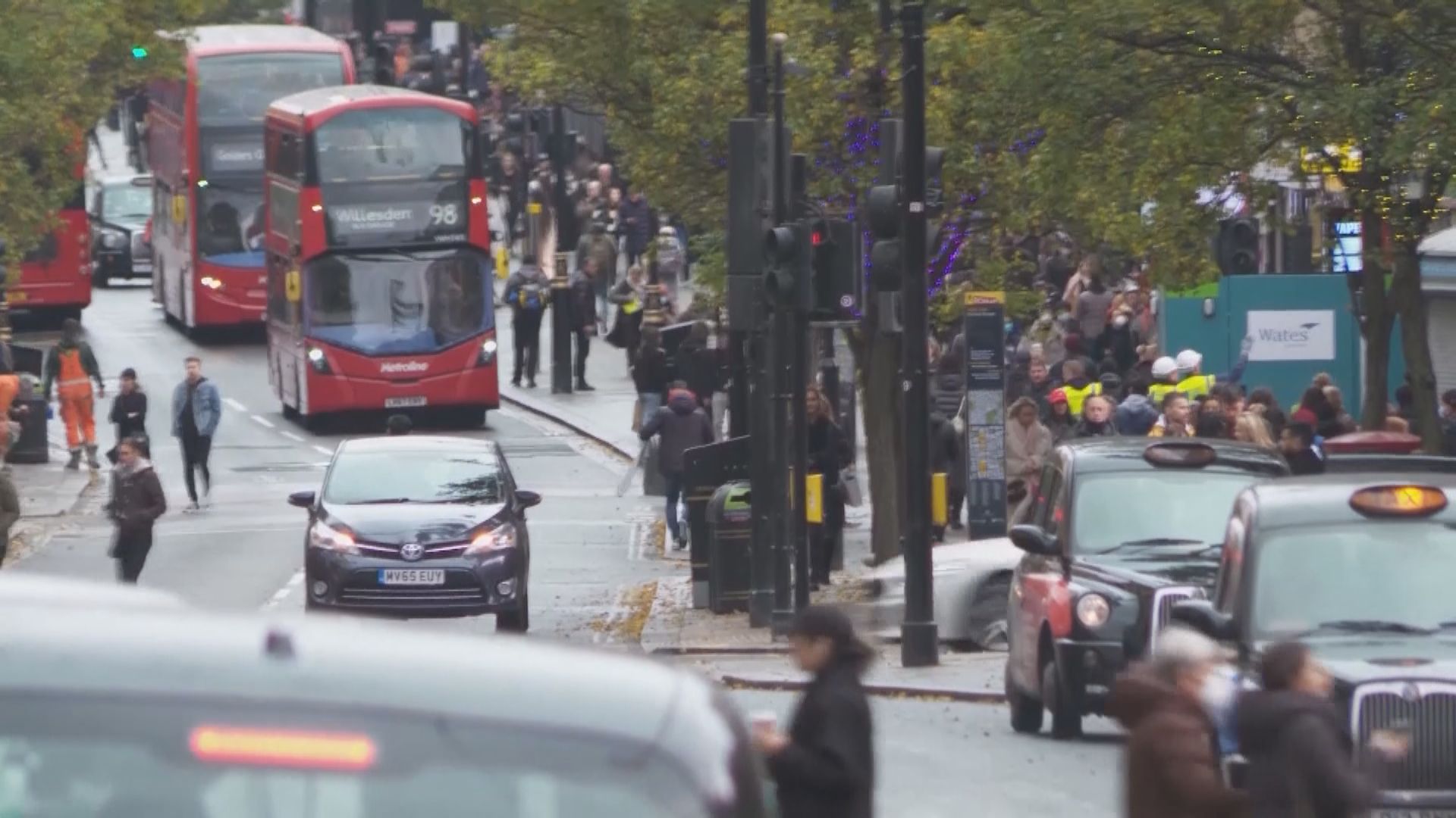 英國單日確診宗數連續第三日創新高