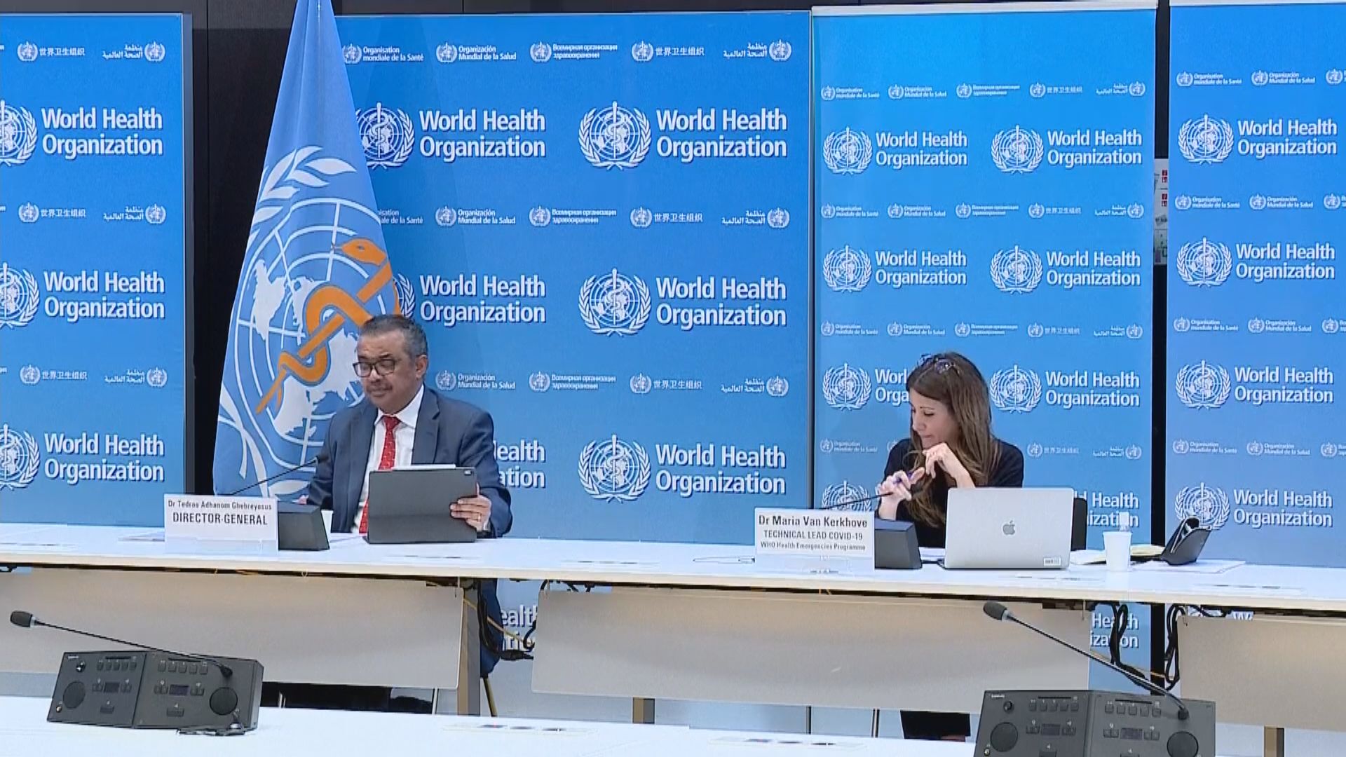 英國單日新增新冠個案首次超過10萬宗