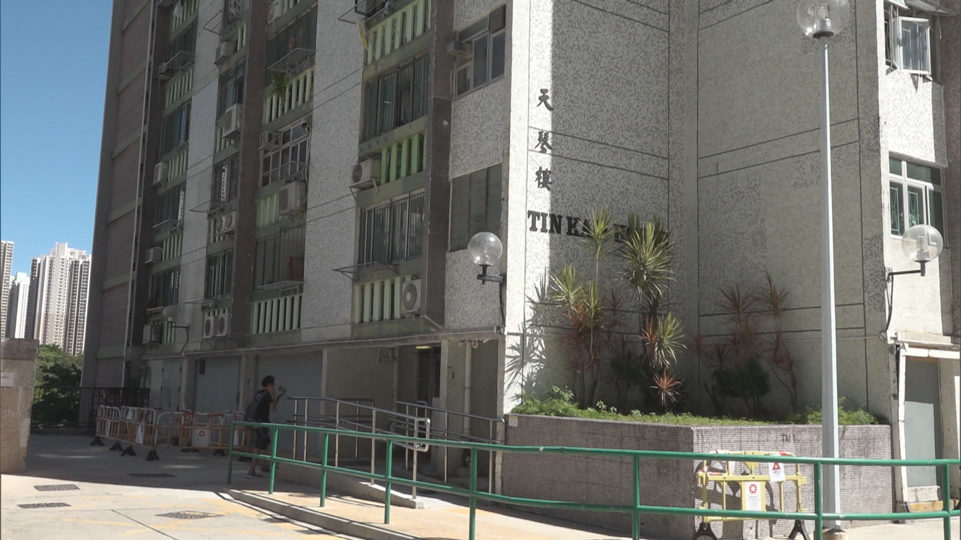 順天邨天琴樓圍封強檢發現20宗陽性個案