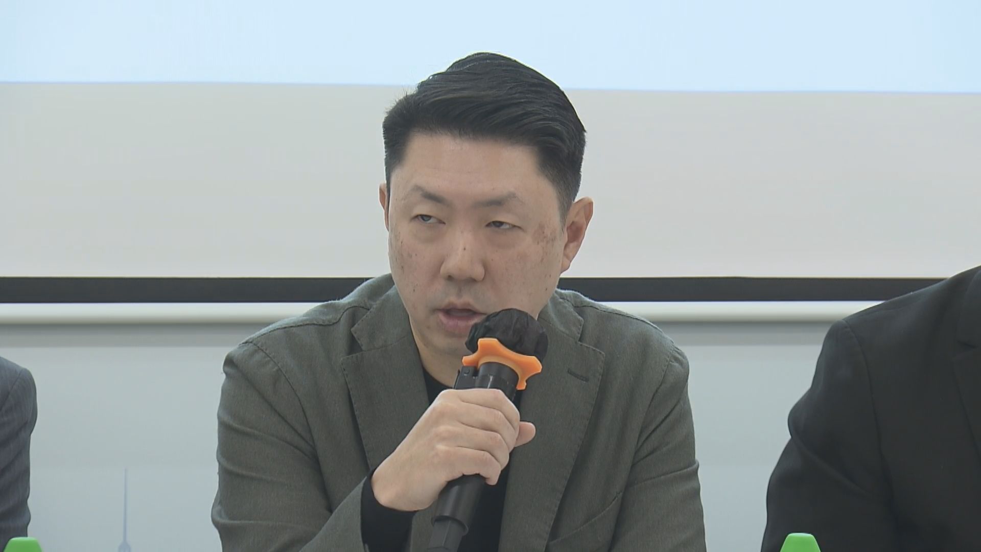 孔繁毅：新冠感染個案近日上升　高危人士應打針