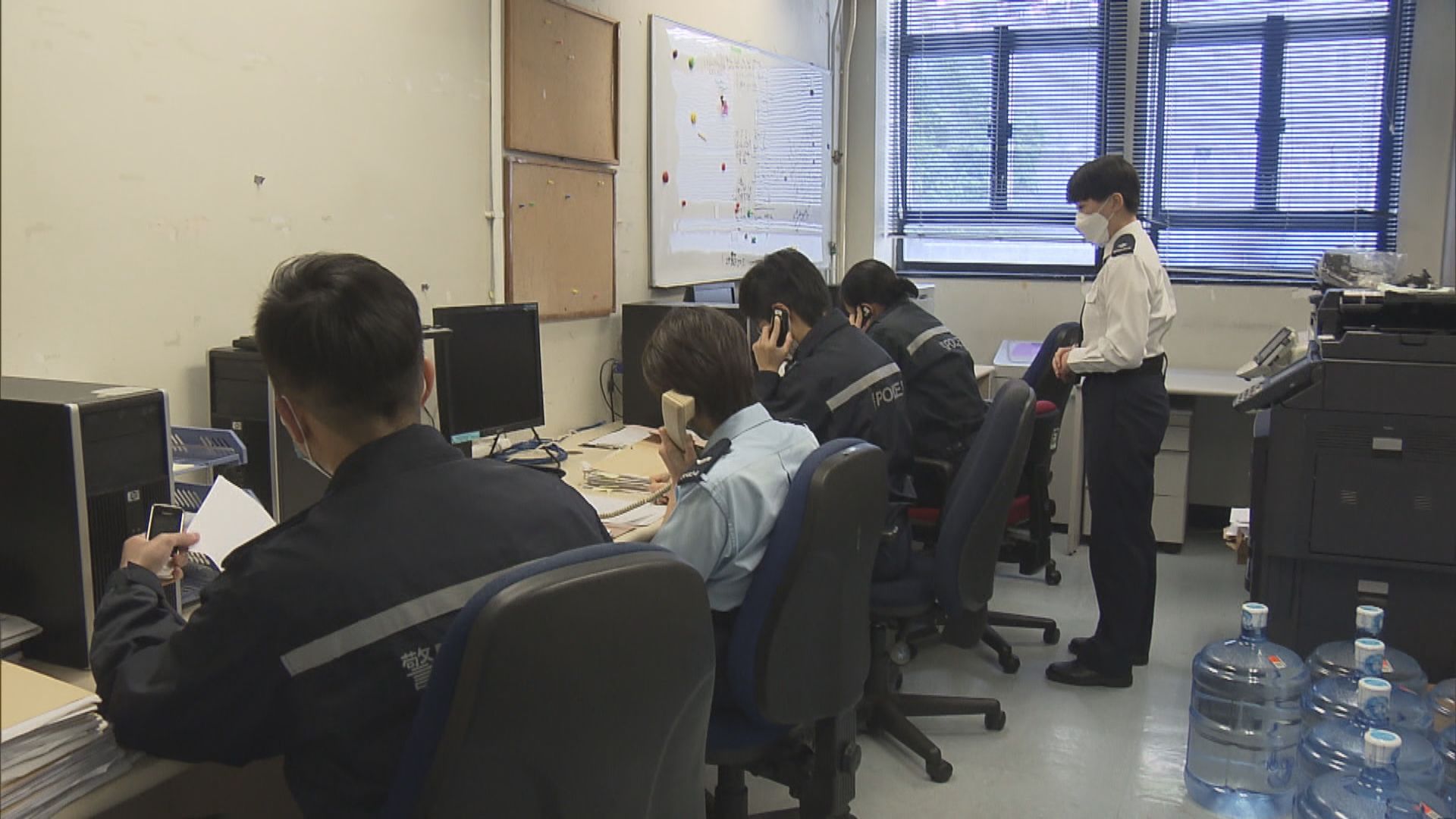 警方遺體處理專責小組協助處理二千具遺體