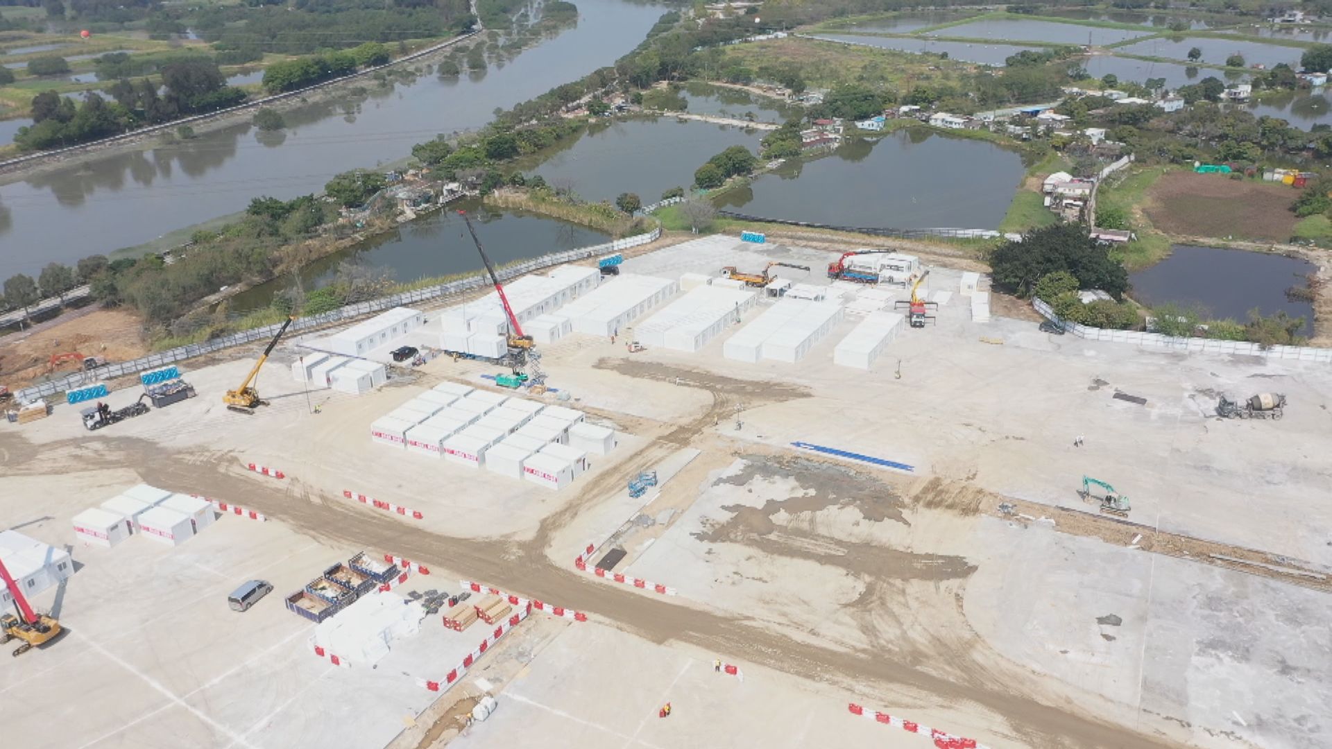 多個方艙醫院正趕工　落馬洲地盤將建臨時橋樑連接深圳